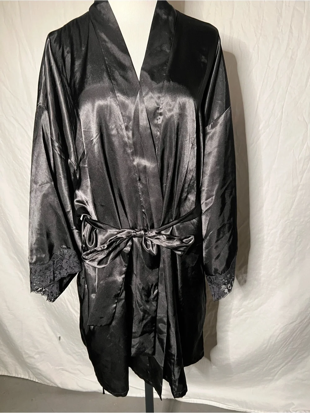 Torrid 2 (2X) Black Satin Lace-Trim Robe - Women's Intimates - Picture 6 of 7
